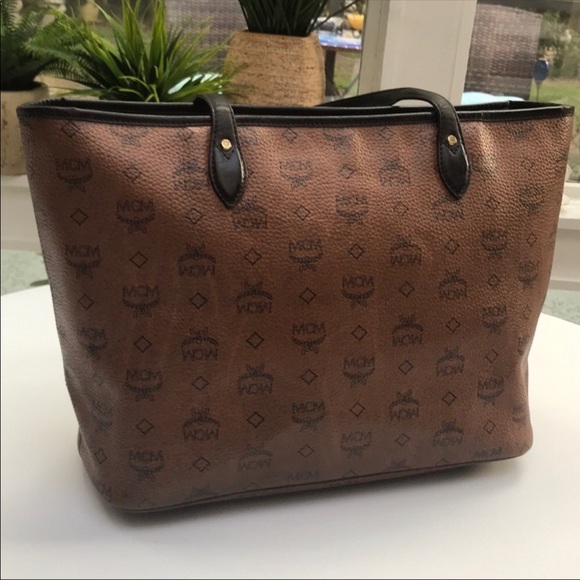 (Re-posh) MCM LeatherTote Bag - Picture 3 of 7